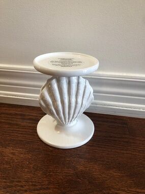 Bath & Body Works - Ceramic Shell Pedestal Candle Holder (White)
